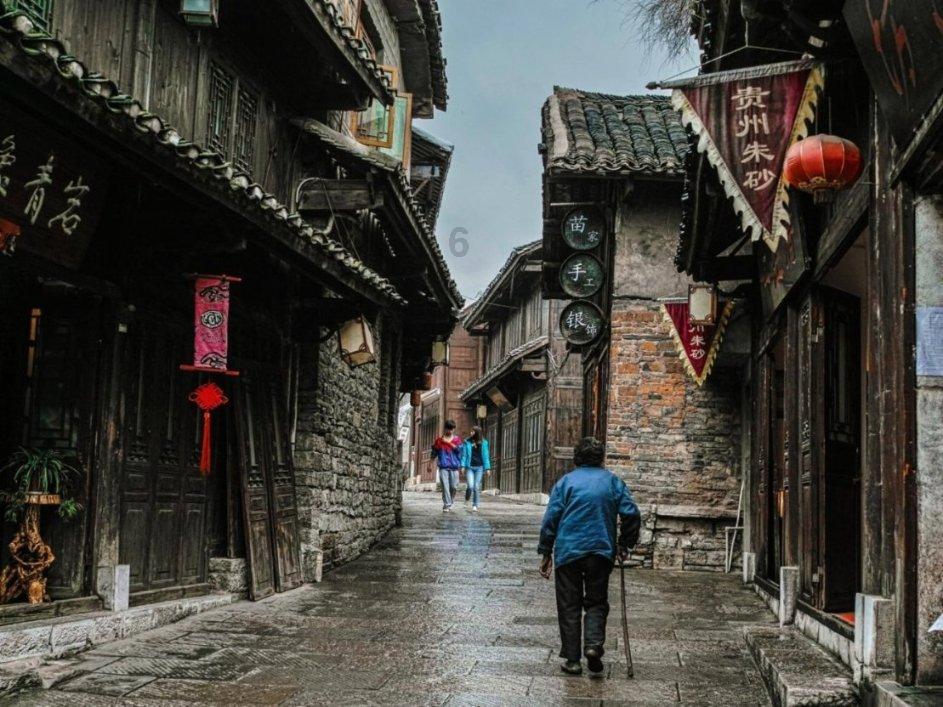 中国万天控股早盘涨超7% 拟采纳2024年购股权计划